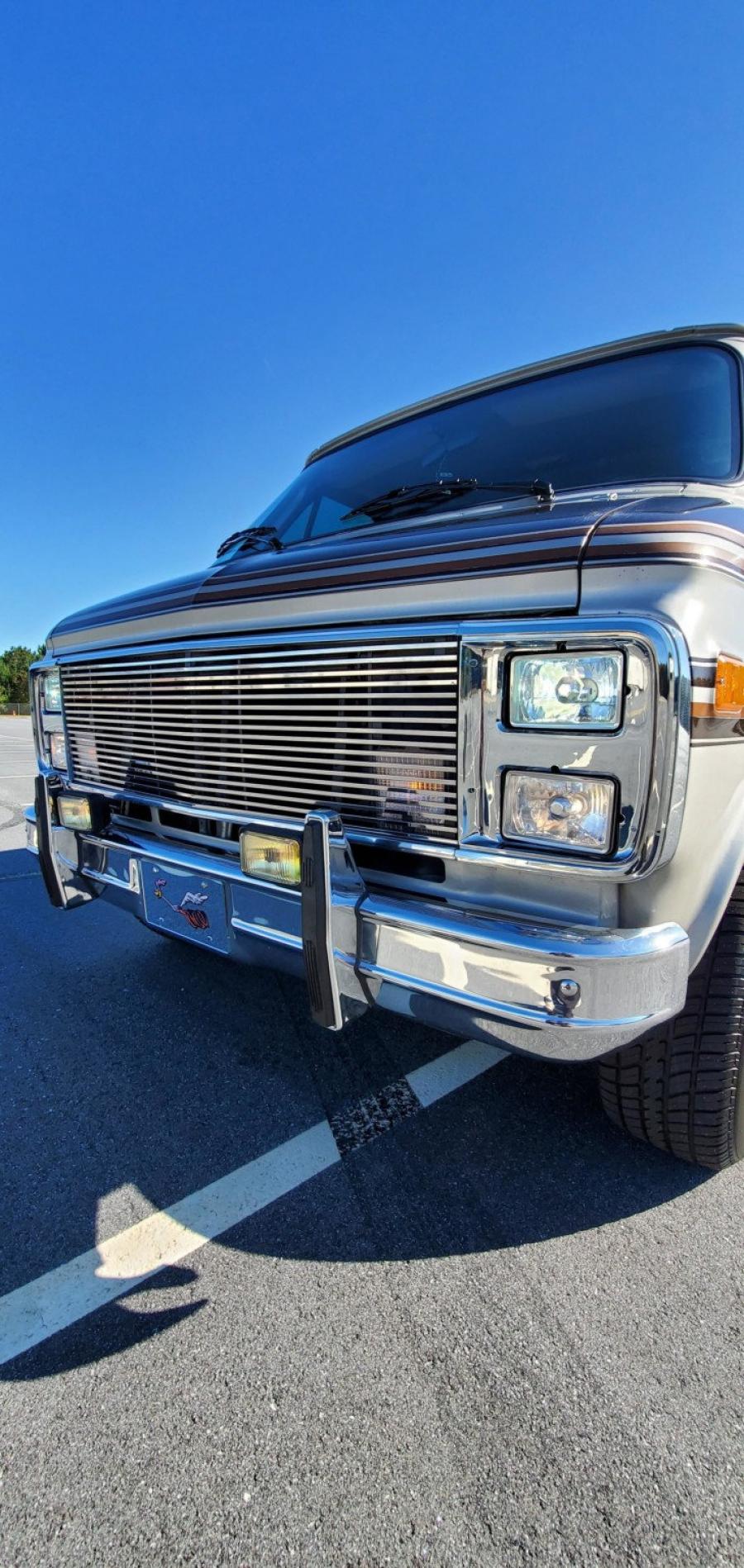 Детали экстерьера Chevrolet G20 Conversion Van  (CG21305) 1988 года  (фото 62 из 257)